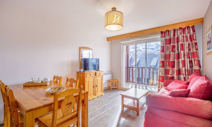 Peyragudes Apartment | Apartment for 6, Balcony, Parking, Pets Allowed