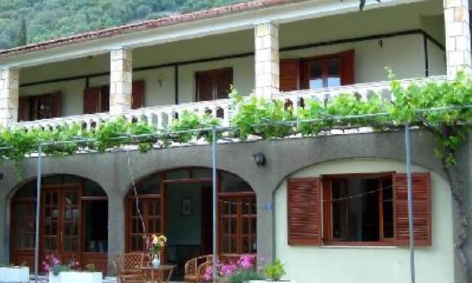 Barbati Apartment | APARTMENT FOR 6 PERSONS AT THE CENTER OF BARBATI, 50 METERS FROM THE BEACH