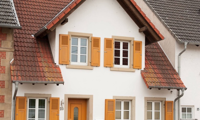 Glanbrucken Apartment | Apartment for up to 6 people with a view of the trolley route
