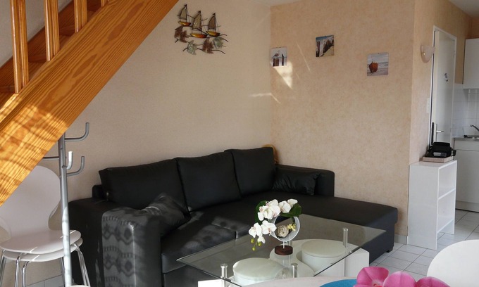 Saint-Gildas-de-Rhuys Apartment | Apartment 200m From The Beach with small sea view from the 1st floor