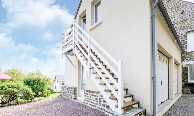 Saint-Remy Apartment | Apartment in Saint-Rémy near Lake