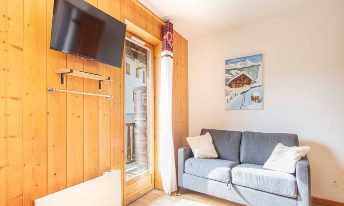 Saint-Sorlin-d'Arves Apartment | Apartment in Saint-Sorlin near Ski Resort