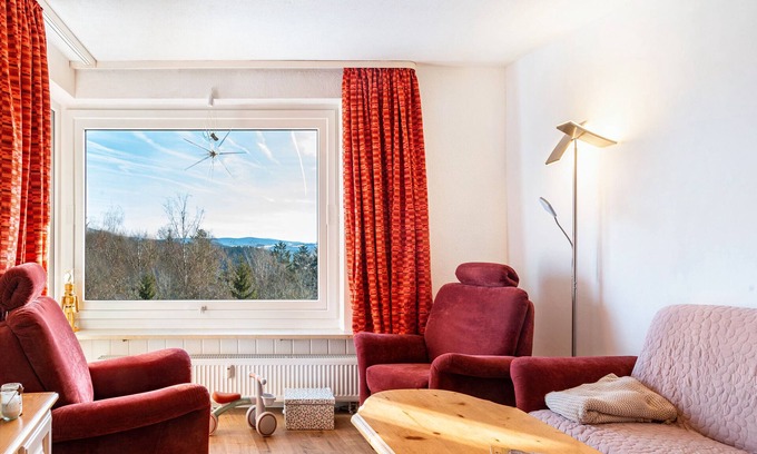 Oberkreuzberg Apartment | Apartment 'Fuchsenstein-Foxy' with Mountain View, Shared Garden and Balcony
