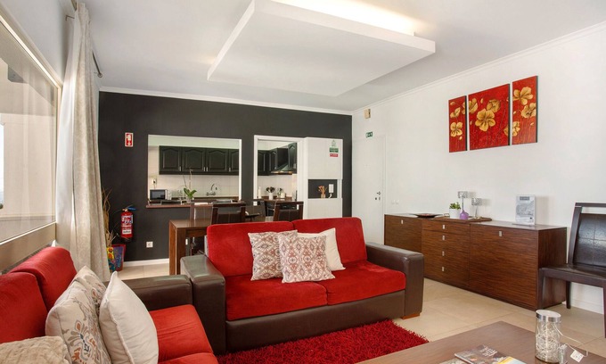 Santa Maria Maior Apartment | Apartment 'Funchal Centre Bliss - Soulful Stays' with Sea View, Shared Terrace and Wi-Fi