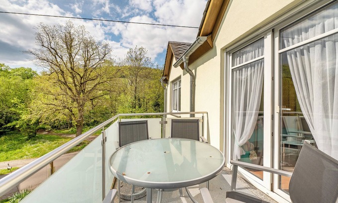Maring-Noviand Apartment | Apartment 'Gästehaus Mühlenhof - Riesling' with Private Terrace, Private Garden and Wi-Fi