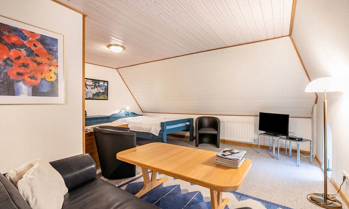 Rodenas Apartment | Apartment 'Gartenwohnung' with Shared Garden and Wi-Fi