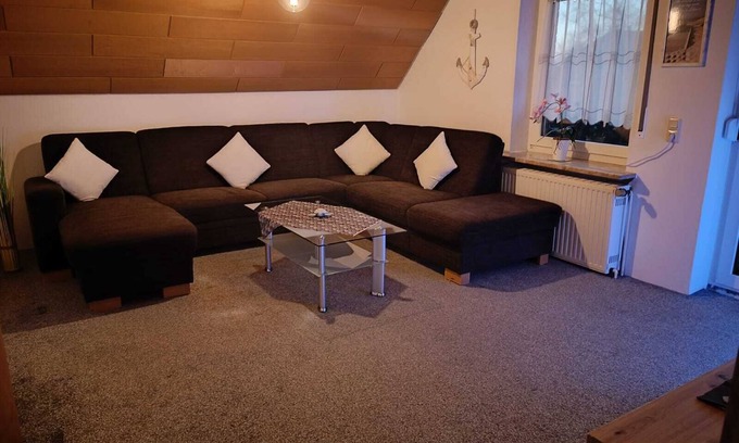 Osteel Apartment | Apartment 'Gemütliche Ferienwohnung' with Balcony