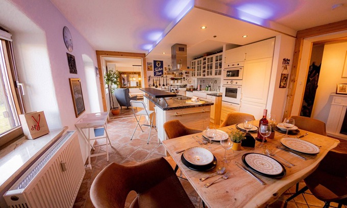 Aufham Apartment | Apartment 'Gemütliche Wohnung' with Mountain View, Shared Terrace and Wi-Fi