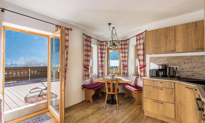 Mittenwald Apartment | Apartment Granat Near the Ski Lift with Mountain View, Wi-Fi & Balcony