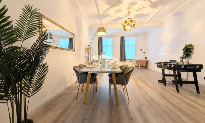 Goerlitz Apartment | Apartment 'Grand Deluxe' with Shared Terrace, Balcony and Wi-Fi