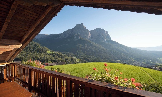 Castelrotto Apartment | Apartment 'Gschtraffhof Panorama' with Mountain View, Shared Pool and Wi-Fi