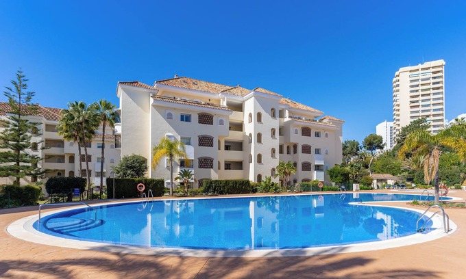 Nikki Beach Apartment | Apartment 'Hacienda Playa' with Shared Pool, Wi-Fi and Air Conditioning