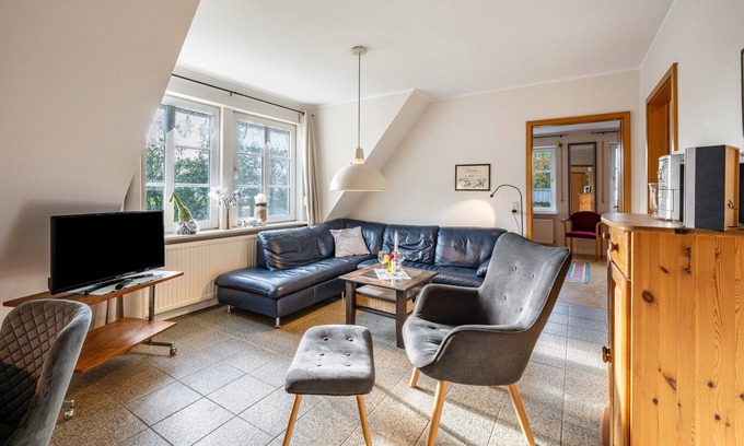 Nordstrand Apartment | Apartment 'Hauke Haien' with Private Terrace and Shared Garden