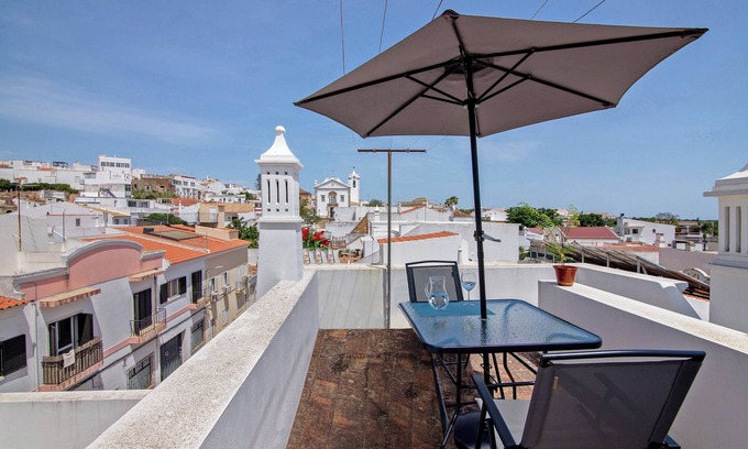 Vale de Seixos Apartment | Apartment 'Heritage' with Mountain View, Wi-Fi and Air Conditioning