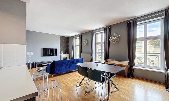 Metz-Centre – Ancienne Ville Apartment | Apartment, high standard, view of the Cathedral and Temple Neuf, with parking lot