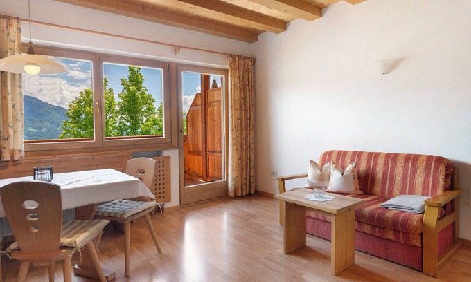 Lagundo Apartment | Apartment 'Hofanger Tirol' with Mountain View, Balcony and Wi-Fi