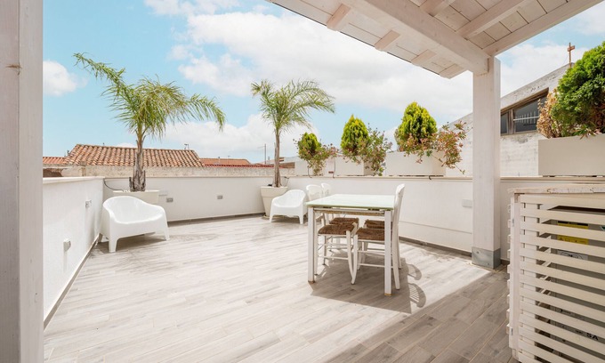 Calasetta Apartment | Apartment 'Home 101' with Sea View, Wi-Fi and Air Conditioning