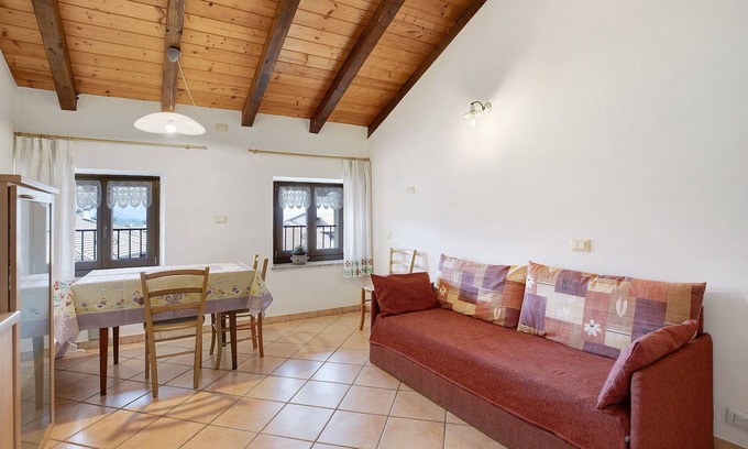 Sfruz Apartment | Apartment House Predaia with Mountain View, garden and WiFi