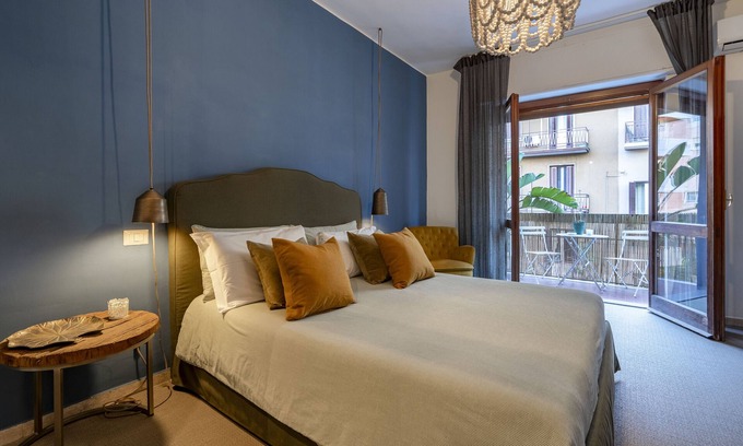 Bari City Centre Apartment | Apartment 'House Putignani 181' with Private Terrace, Wi-Fi and Air Conditioning