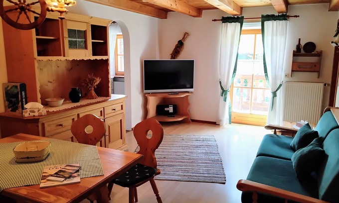 Ruhpolding Apartment | Apartment I 40 sqm, balcony, kitchen, 1 bedroom, living room, max 4 persons