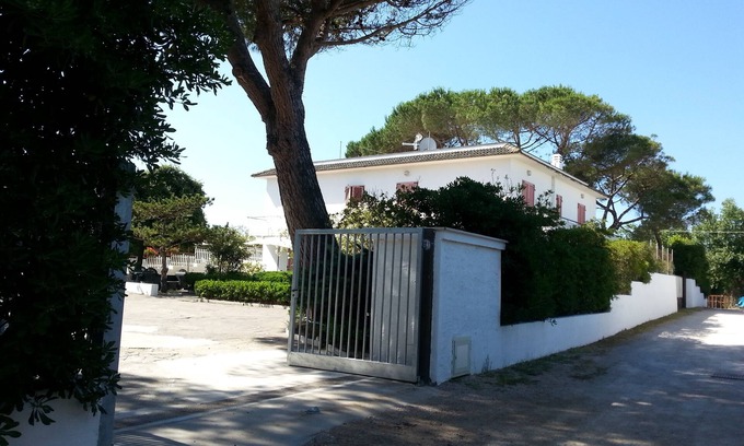 Minturno Apartment | Apartment in Villa Valentini, seafront, Gulf of Gaeta, parking included