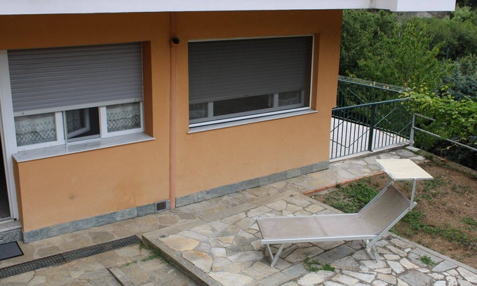 Celle Ligure Apartment | Apartment 'Il Faro' with Private Terrace and Private Garden