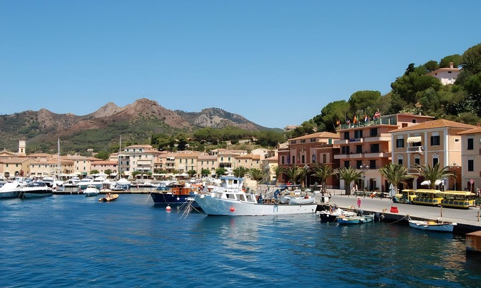 Porto Azzurro Apartment | Apartment 'Il Giardinetto' with Private Terrace and Private Garden