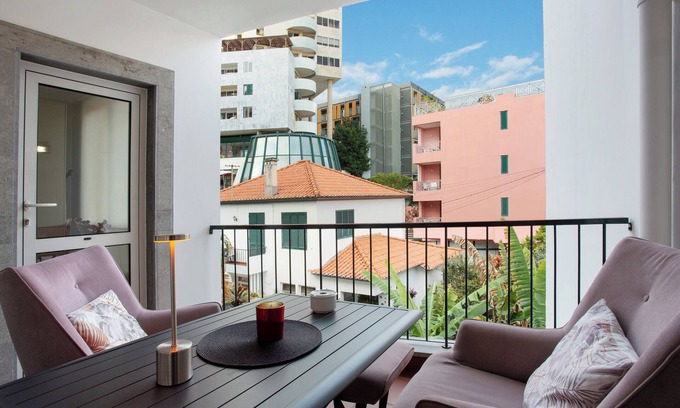 Se Apartment | Apartment 'Imperatriz Madeira' with Mountain View, Balcony and Wi-Fi