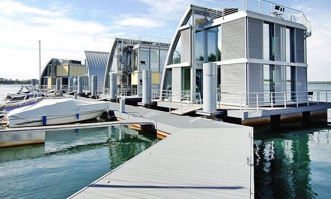 Geierswalde Apartment | Apartment in a floating house on the Geierswalder See