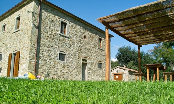 Anghiari Apartment | Apartment in a holiday home