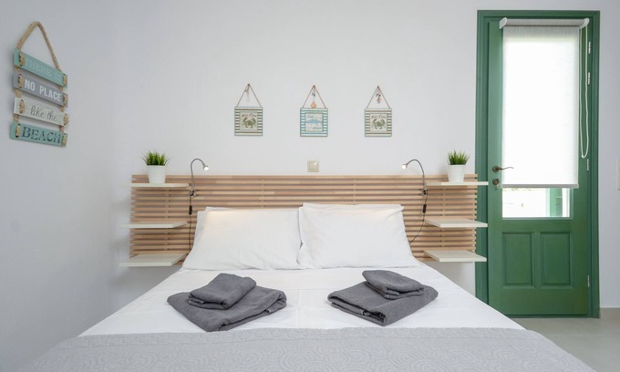 Agia Anna Apartment | Apartment in Agia Anna area, fully equipped & very quiet environment.