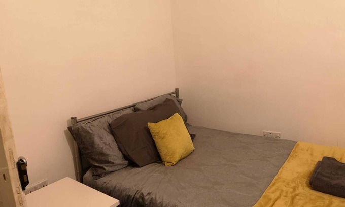 Bedford House | APARTMENT IN BEDFORD BY LEECROFT COZY STAYS