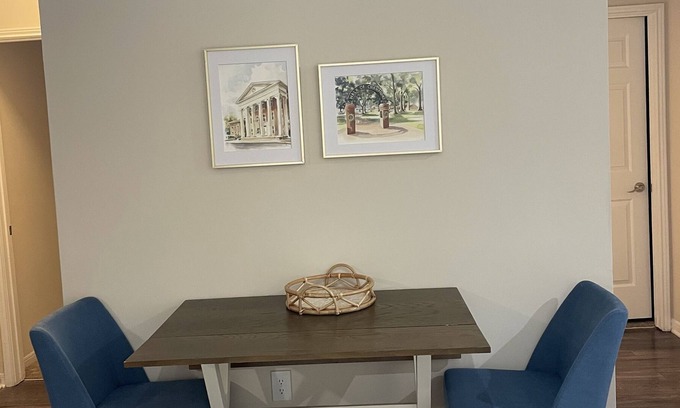 Brentwood Apartment | Apartment in Brentwood