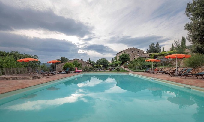 Simignano House | Apartment in Chianti With Pool ID 455