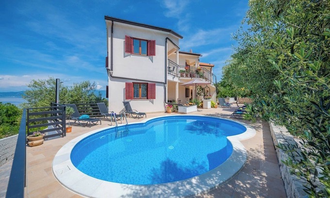 Drenje Apartment | Apartment in Drenje with Heated Pool & Sea View