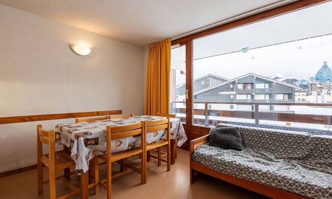 Les Esserts Apartment | Apartment in France with Ski Slope Access