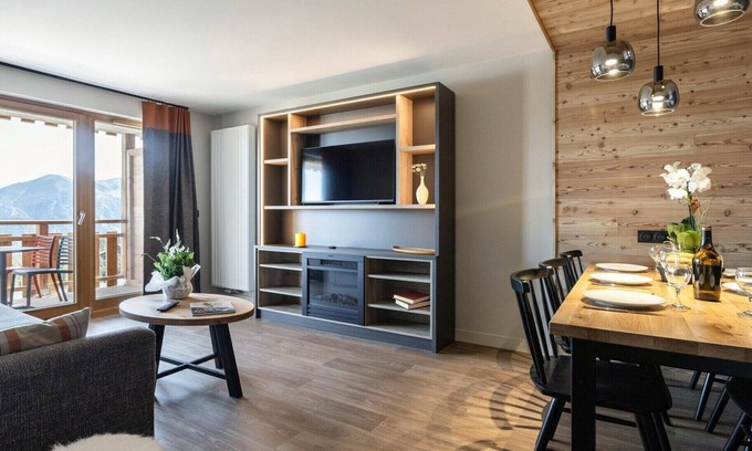 Risoul Apartment | Apartment in France with Ski-in/Ski-out Access