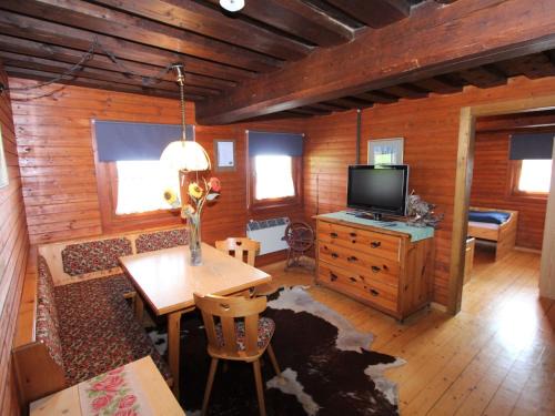 Fresach House | Apartment in Fresach near Ski Slopes & Lake
