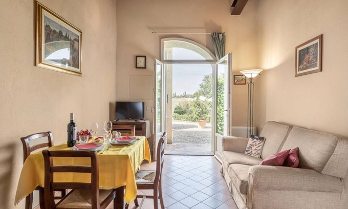 Siena Apartment | Apartment in historic Villa "GLI ARCHI": view & authentic hospitality in Siena