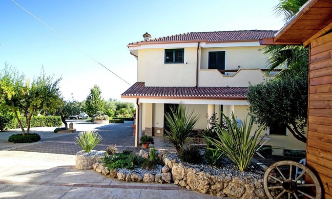 Gasponi Apartment | Apartment in Gasponi with Mountain Views