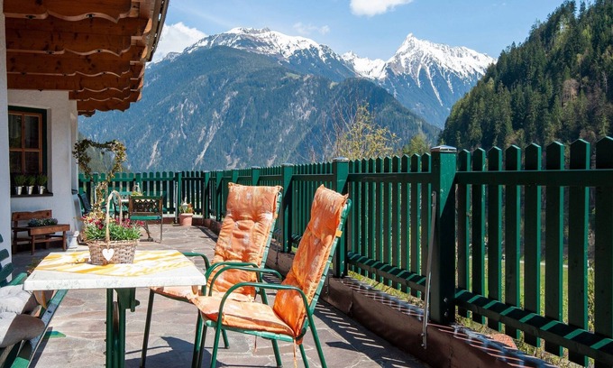 Finkenberg Apartment | Apartment in Mayrhofen near Ski Lift