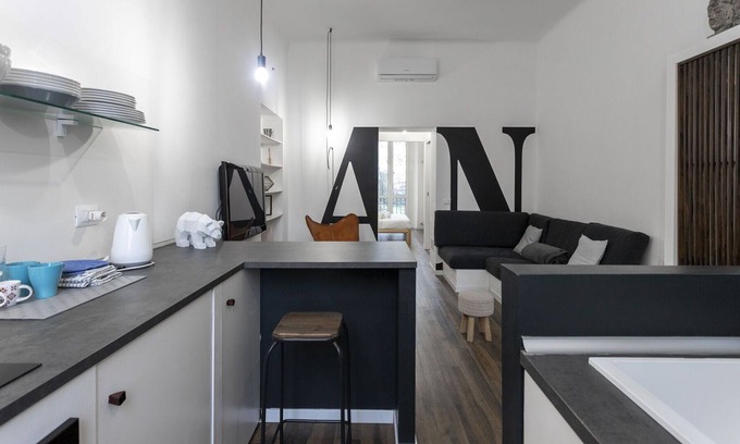 Lorenteggio Apartment | Apartment in Milan with 1 bedroom that can accommodate 2