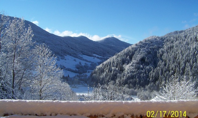 Aillon-le-Jerune Apartment | Apartment in mountain chalet overlooking the valley and the ski slopes