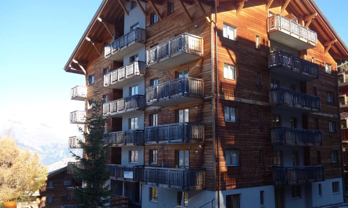 Saint-Pierre-de-Clages Apartment | Apartment in Nendaz Near Ski Lift