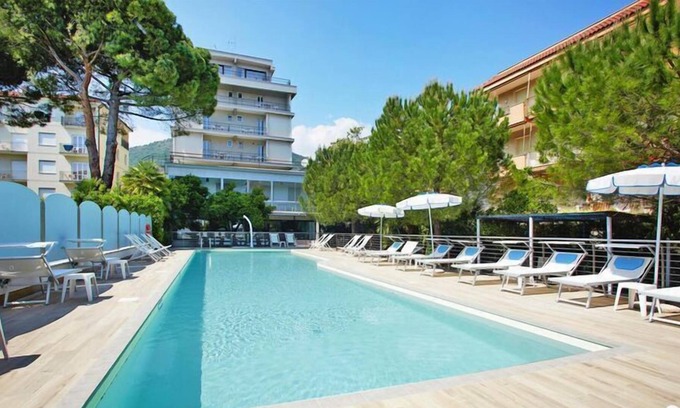 Pietra Ligure Hotel | Apartment in Pietra Ligure with garden