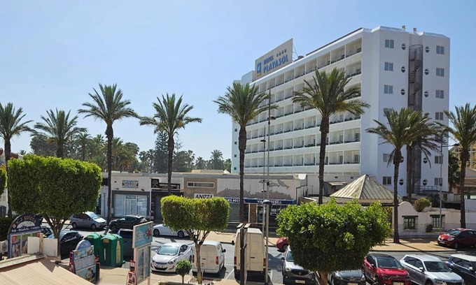 Roquetas de Mar House | Apartment in Roquetas near Playa Serena Beach.