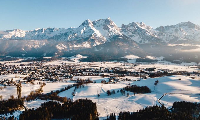 Saalfelden am Steinernen Meer Apartment | Apartment in Saalfelden near Ski Slopes