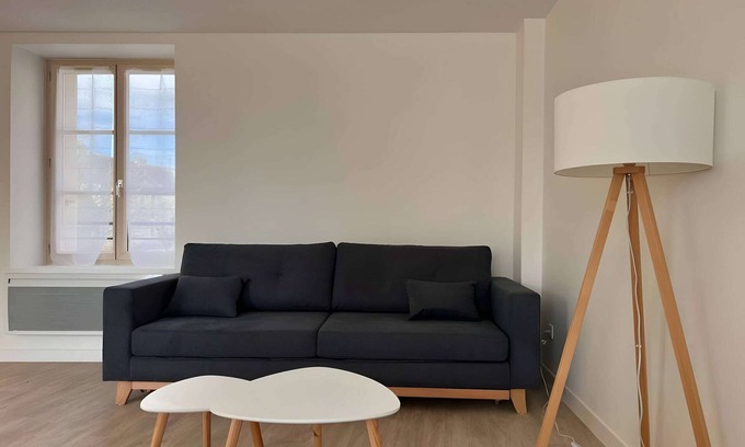 Ballon-Saint-Mars Apartment | Apartment in Saint-Mars near Le Mans Events