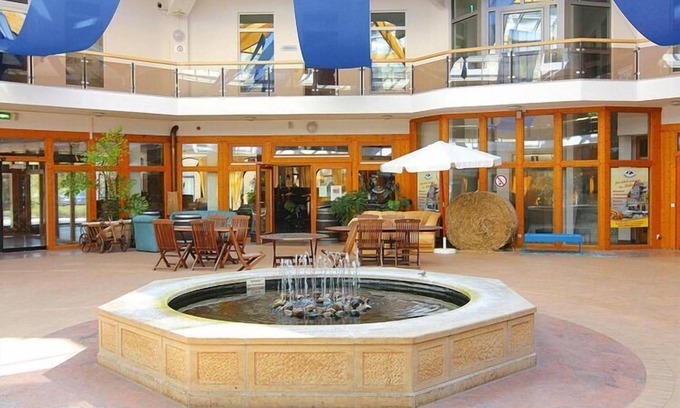 Raben Steinfeld Apartment | Apartment in Schwerin with a bike store
