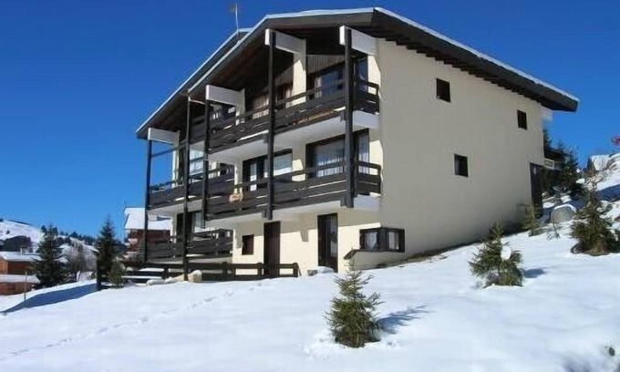 Les Saisies Apartment | Apartment in the diamond area (Alpine runs 108miles, cross country ski 62miles)